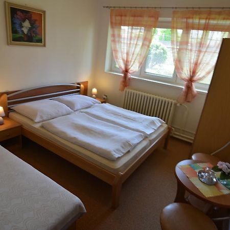 Privat Marika Nova Lesna Exterior photo