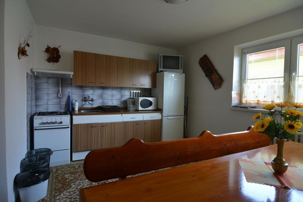 Privat Marika Nova Lesna Exterior photo