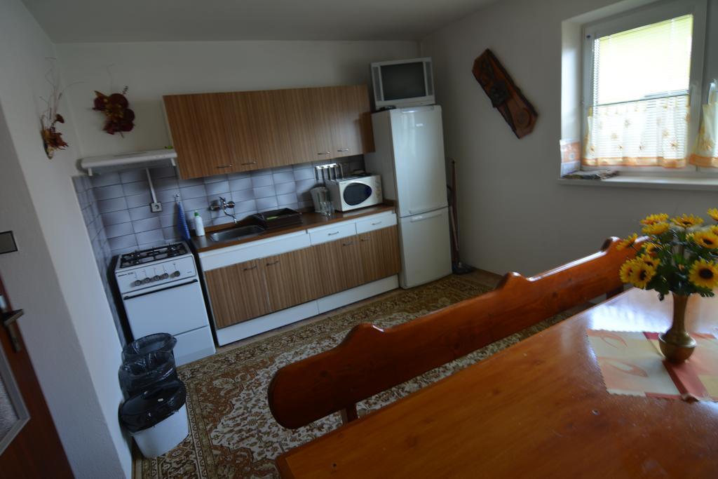 Privat Marika Nova Lesna Exterior photo
