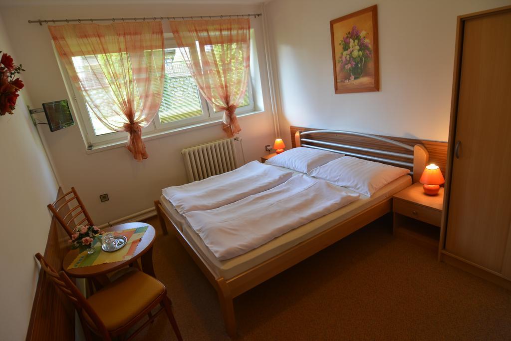 Privat Marika Nova Lesna Exterior photo