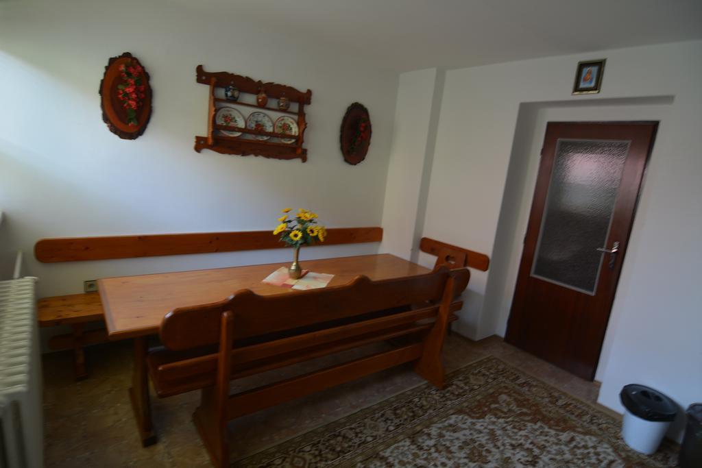 Privat Marika Nova Lesna Exterior photo